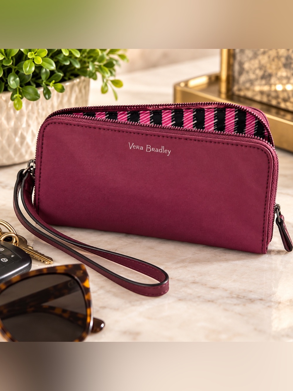 NWT Vera Bradley Midtown RFID Wristlet Hawthorn Rose